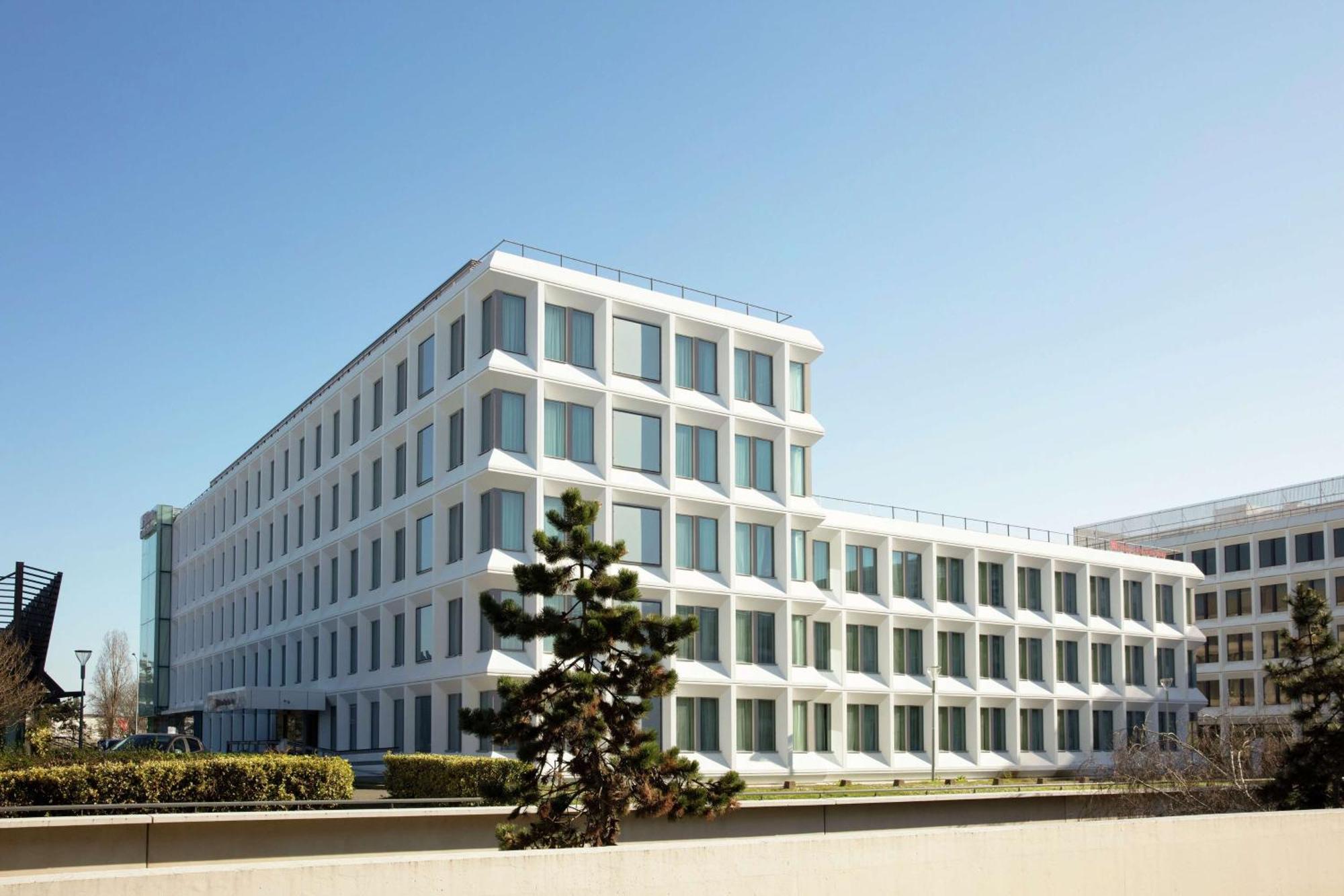 Hilton Garden Inn Paris Orly Airport Rungis Exterior photo